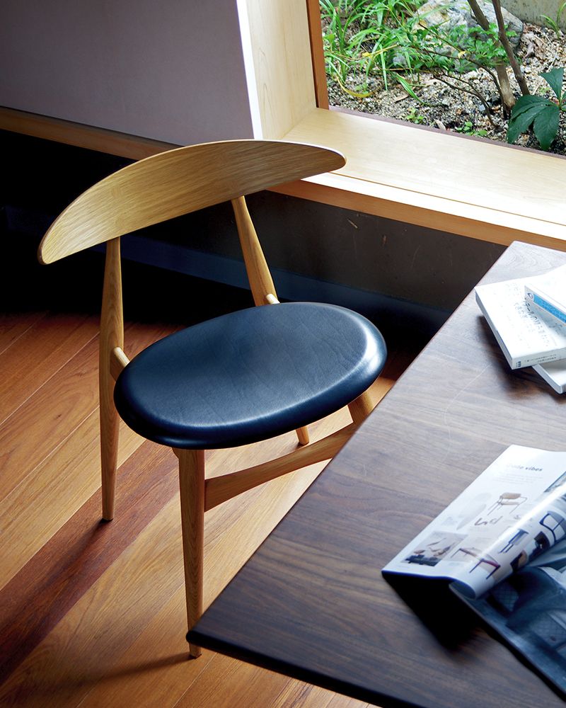 カールハンセン＆サンのCH33チェアをレザーシート仕様にして、日本の住まいにコーディネート