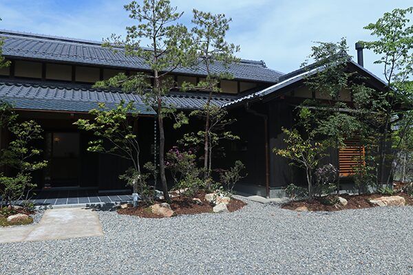 滋賀県蒲生郡竜王町にある、木の家専門店谷口工務店の古民家リノベーションしたモデルハウス